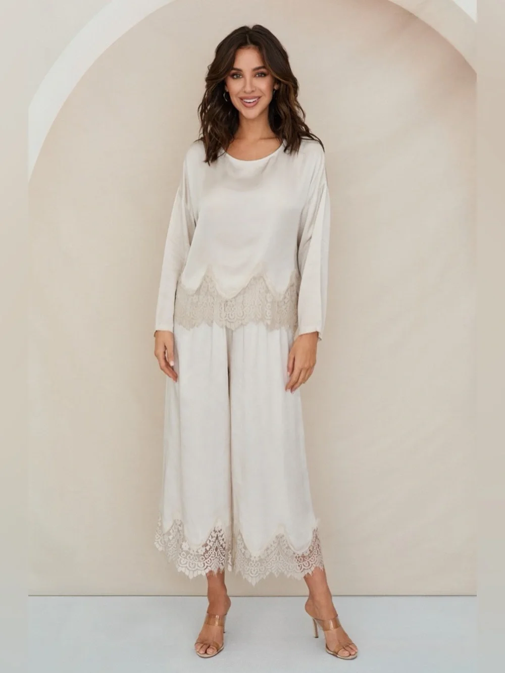 (235139/23239-BGE) LACE HEM VISCOSE CREW NECK LONG SLEEVE - Picture 4 of 5